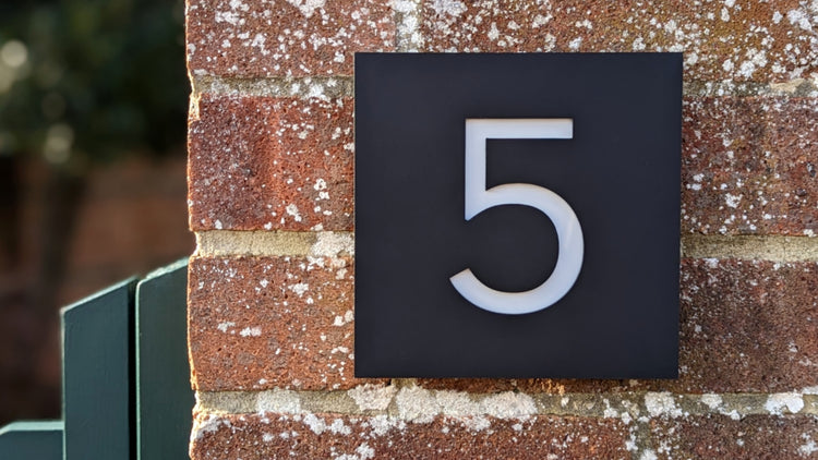 Black House Numbers