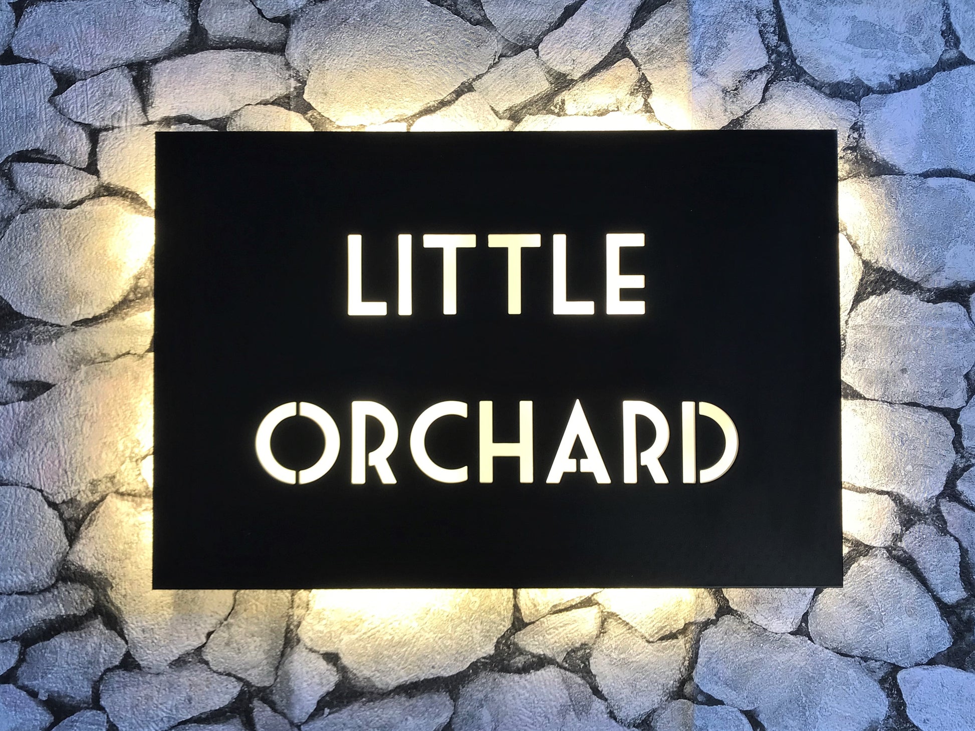 house sign, light up house name, led house name, led house number, house number, house name plaque, house number plaque, led, sign, house sign, led house sign