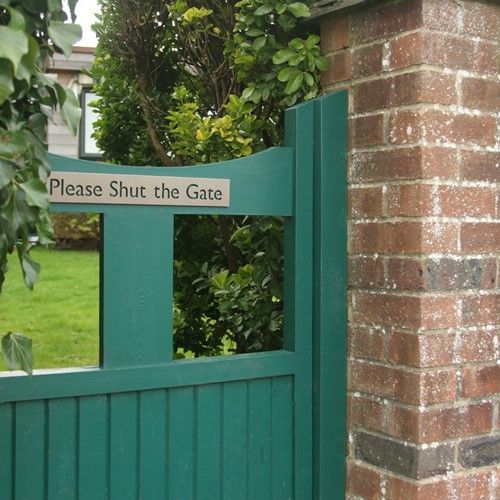 Please shut the gate sign , Stainless steel sing , metal sign , gate sign , stainless steel gate sign , hand finished , hand finished sign